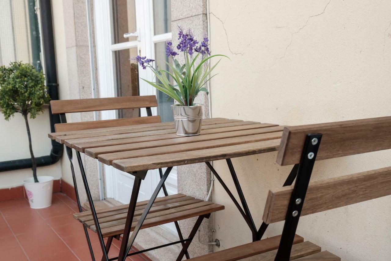 Apartment With Balcony In The Square Porto Eksteriør billede