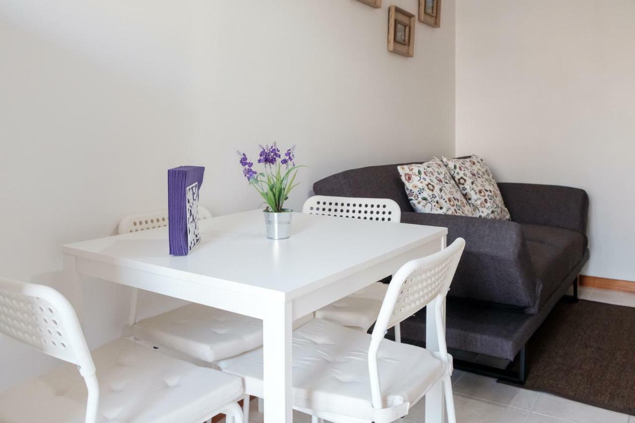 Apartment With Balcony In The Square Porto Eksteriør billede