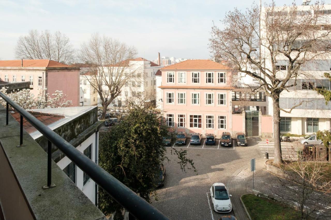 Apartment With Balcony In The Square Porto Eksteriør billede