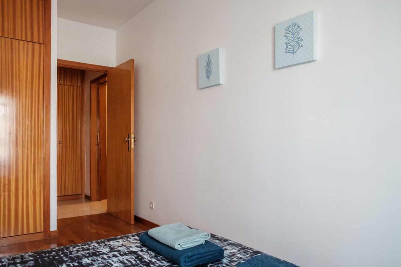 Apartment With Balcony In The Square Porto Eksteriør billede