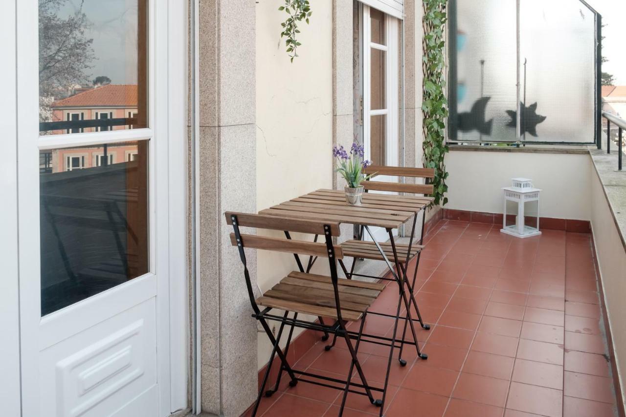 Apartment With Balcony In The Square Porto Eksteriør billede