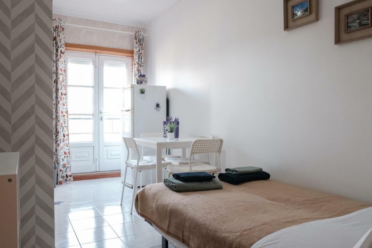Apartment With Balcony In The Square Porto Eksteriør billede